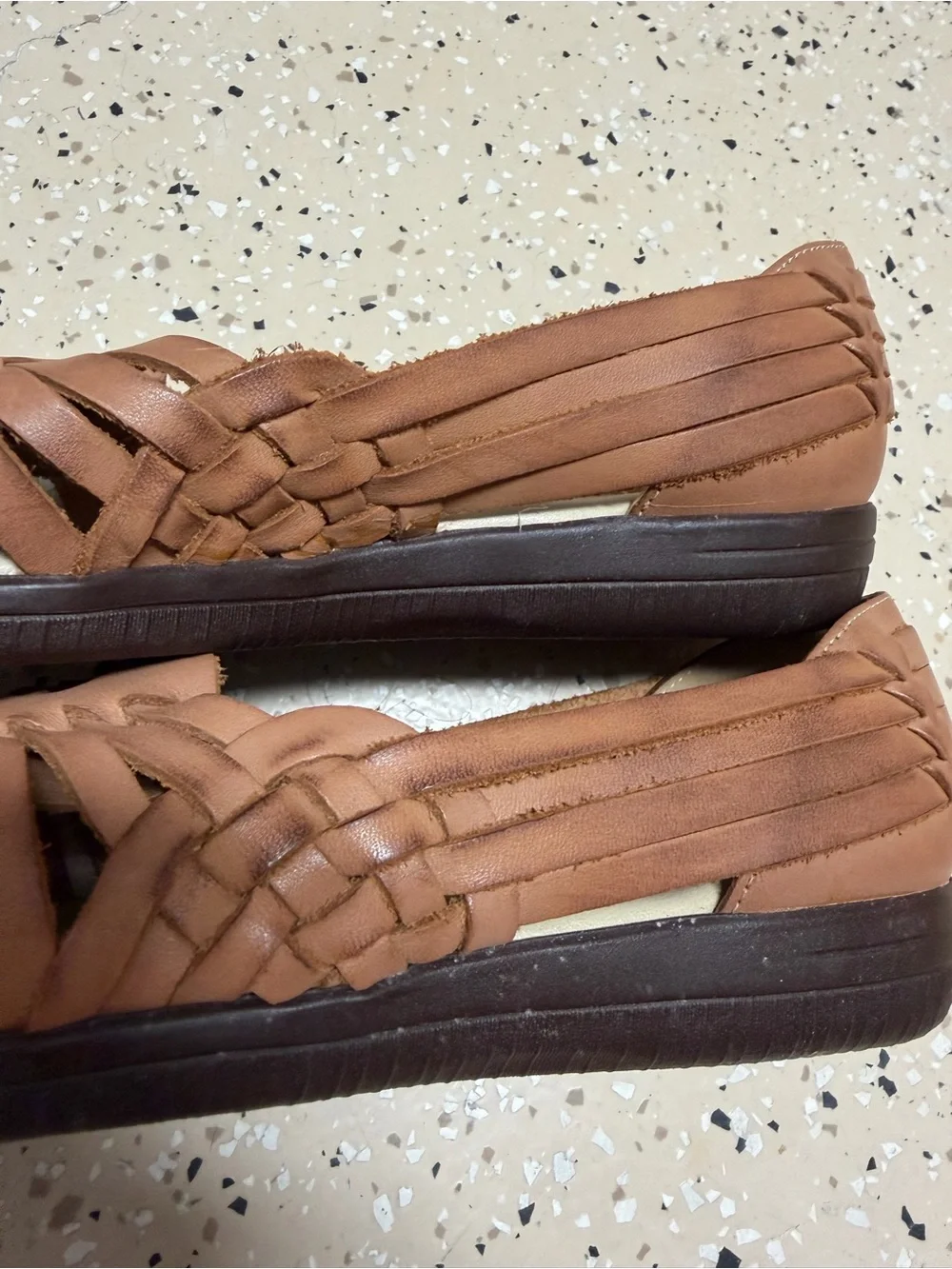Softspots size 7.5 Tan Brown Leather Woven Huarache Slip-On Flats *Flaw*